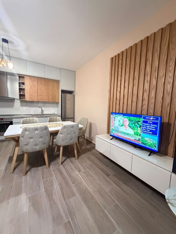 Affittasi 2+1+parcheggio Kodra e Diellit 850€