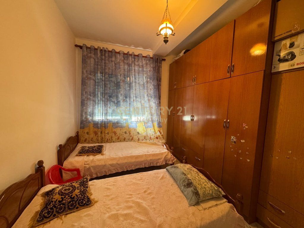 SHITET APARTAMENT 3+1+2 + POST PARKIMI PRANE TREGUT FSHATAR!