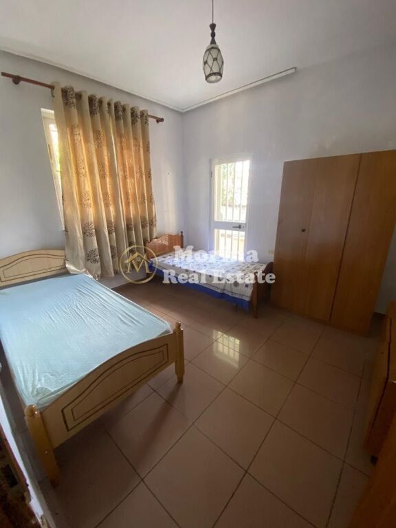 Qera | Shtëpi private 2 + 1 | Kinostudio | 300 €/muaj