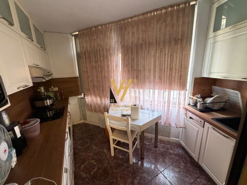 SHITET APARTAMENT 2+1+2+VERANDE TE STADIUMI DINAMO 30.000.000 LEKE