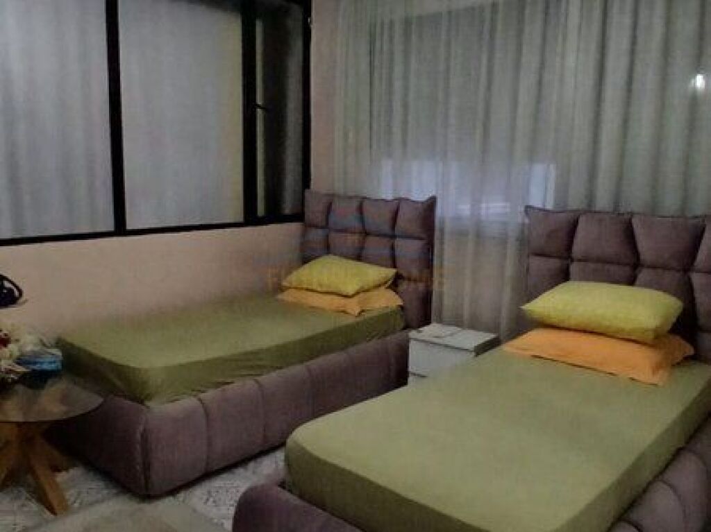 Shitet , Apartament 2+1 , Komuna e Parisit , Tirane