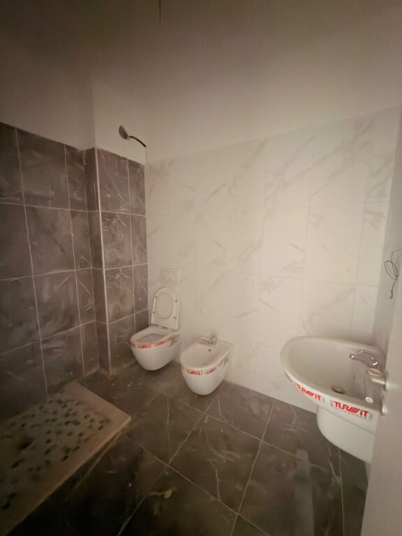 SHITET APARTAMENT 1+1 NE RRUGEN E PORTIT, DURRES