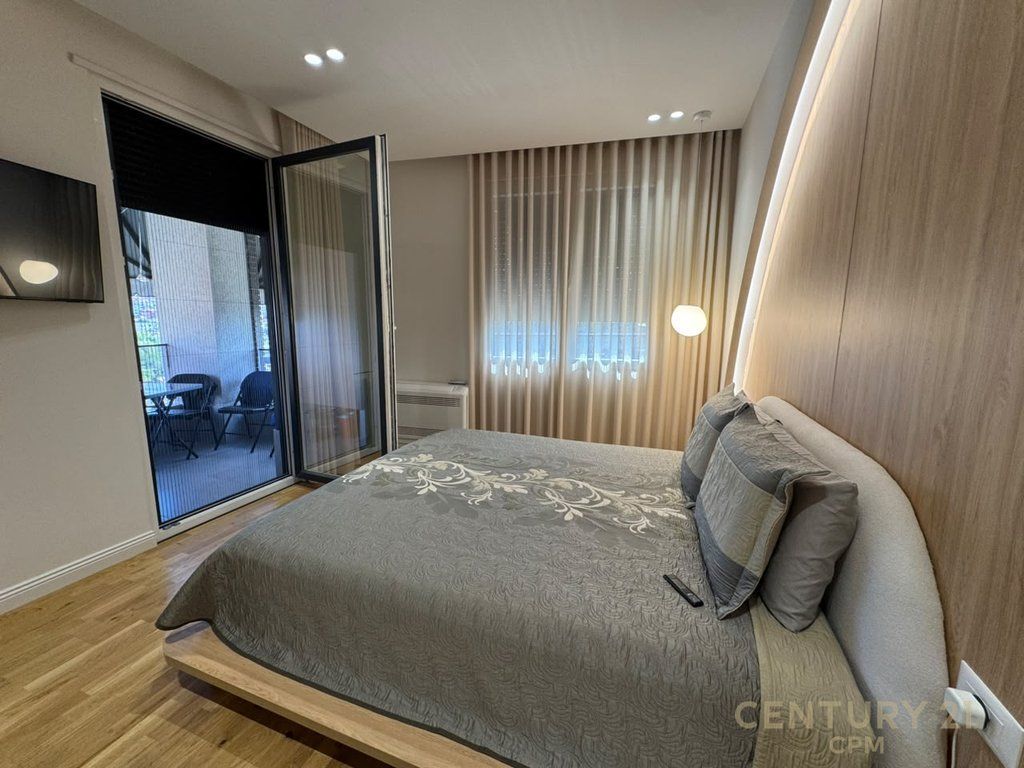 Apartament 2+1 + post parkimi ne shitje, ish profarma, Bulevardi Bajram Curri!