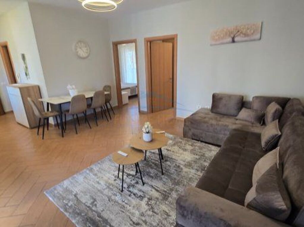 Shitet , Apartament 2+1+2 , Selvia , Tirane