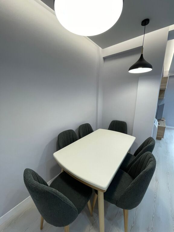 🏡 Jepet me qira apartament 2+1+2 pranë Ambasadës Amerikane!