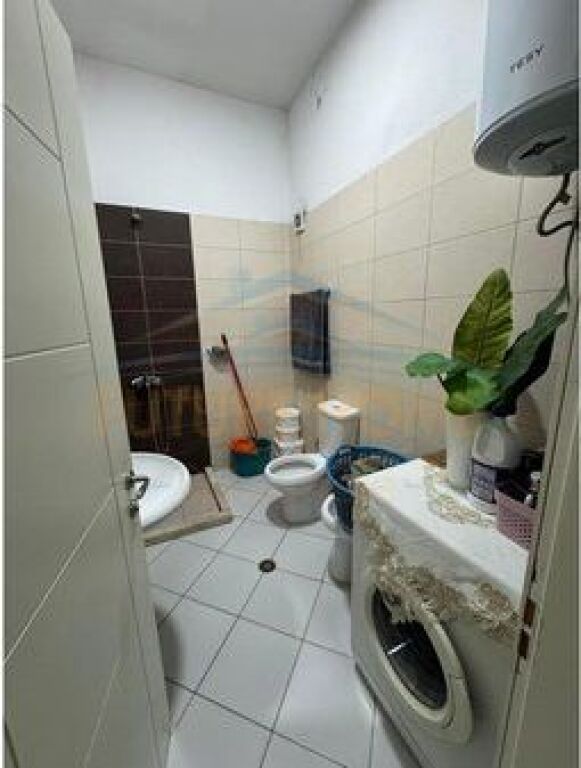 Shitet Apartament 2+1+2 , Unaza e Re , Tiranë