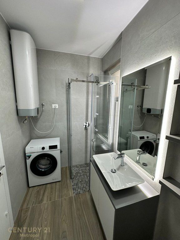 Modern 2+1+2 Apartment with Parking Space – FZ Complex, Liqeni i Thatë!