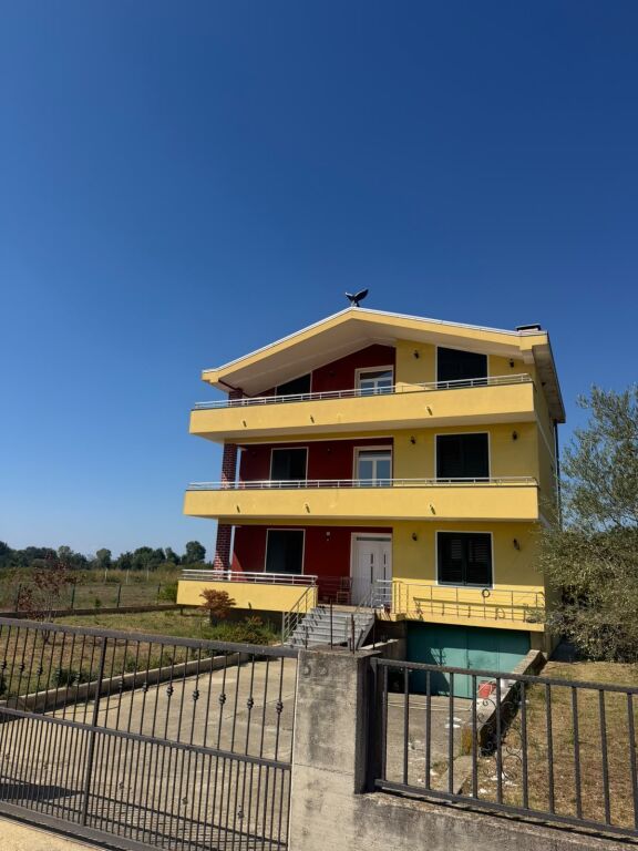 OCCASION House for sale 3 floors in Manez by the road