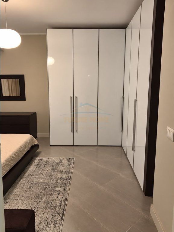 Rent, Apartment 2+1+2, Paris Commune, Tirana. BLL73736