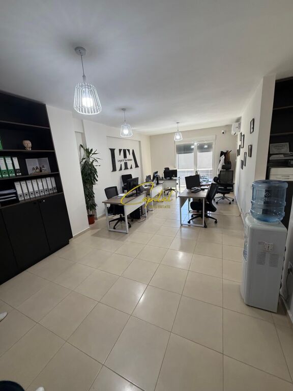 UFFICIO IN AFFITTO 120 M2 EX PARCO 120.000 LEKE