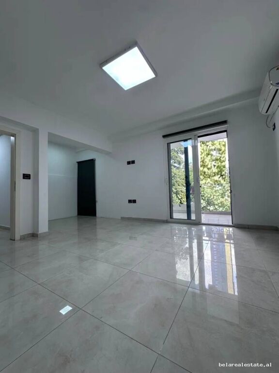 Zyre Me Qera 1+1 Ne Qender (ID BZ2106) Tirane