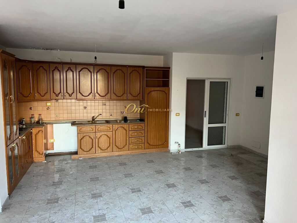 FIER SHITET APARTAMENT 2+1+2