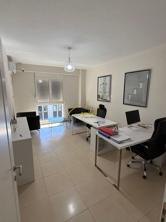 UFFICIO IN AFFITTO 120 M2 EX PARCO 120.000 LEKE