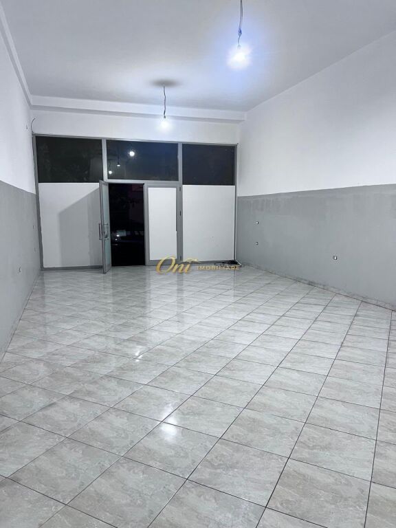 FIER VENDITA NEGOZIO 70M2