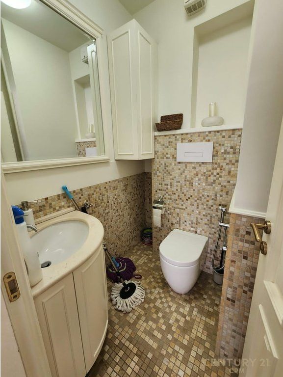 Appartamento 2+1+2 in affitto a Piazza Willson 1600€ | 120 m² 1.600 € /Mese