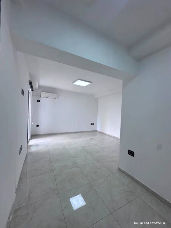 Zyre Me Qera 1+1 Ne Qender (ID BZ2106) Tirane