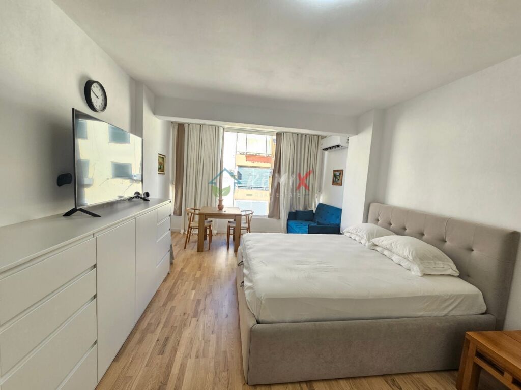 GARSONIERE MODERNE NË SHITJE – VETËM 50 METRA NGA DETI! 🌊