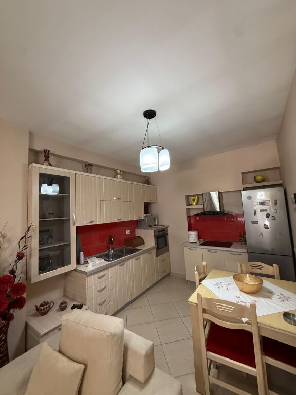 Apartament 1+1 për shitje Yzberisht !
