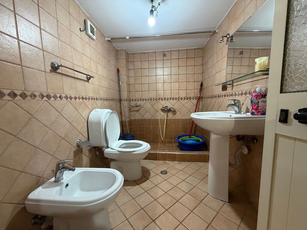 Affittasi appartamento 2+1+2, 21 Dhjetori, Tirana