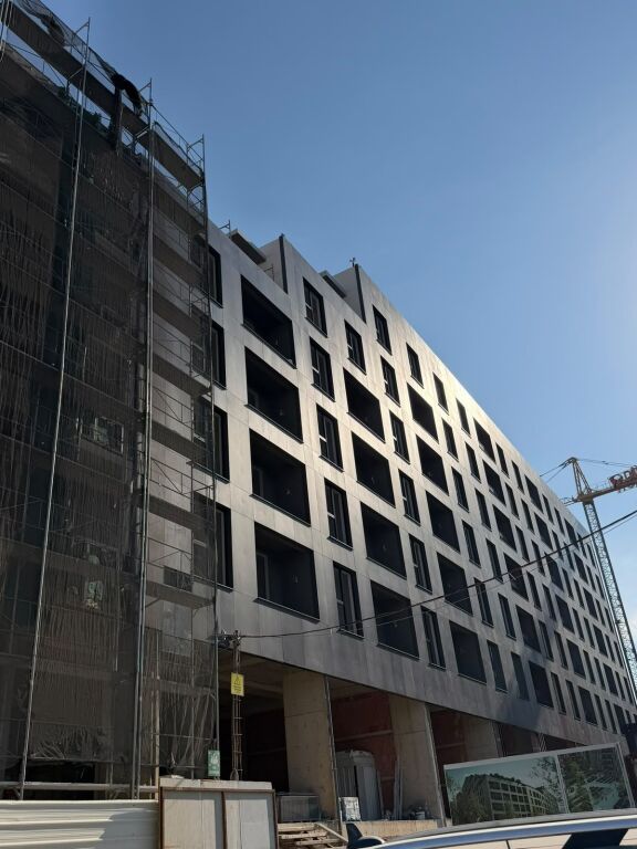 🏡 **SHITET | APARTAMENT 2+1+2 &amp; GARDEROBË – DIELLON 2, PASKUQAN 📍**