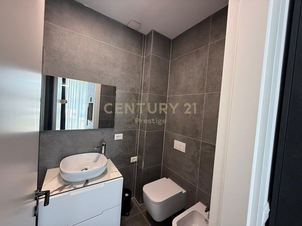 APARTAMENT 2+1+2+POST PARKIMI ME QIRA, "FOREST RESIDENCE", LIQENI I THATE!