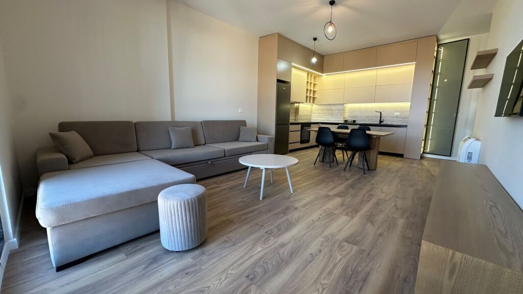 Apartament 2+1 per qira tek Siri Kodra
