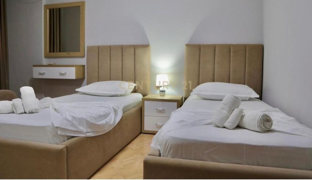 APARTAMENT 2+1+VERANDE PER SHITJE 50M LARG DETIT, NE NJE KOMPLEKS REZIDENCIAL GOLEM!!!