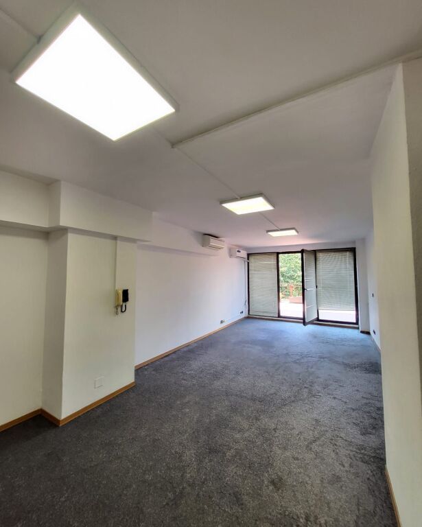 🏢 JEPET ME QIRA – ZYRË NË QENDËR