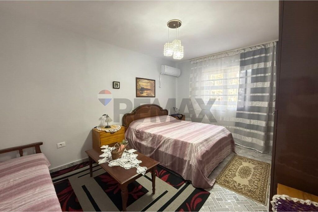 Apartment - For Rent - Frosina Plaku Street, Tirana