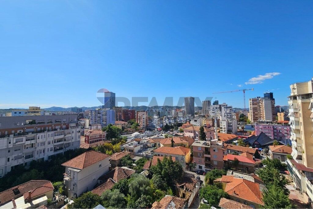 Apartment 2+1 for rent at Pazari i Ri!
