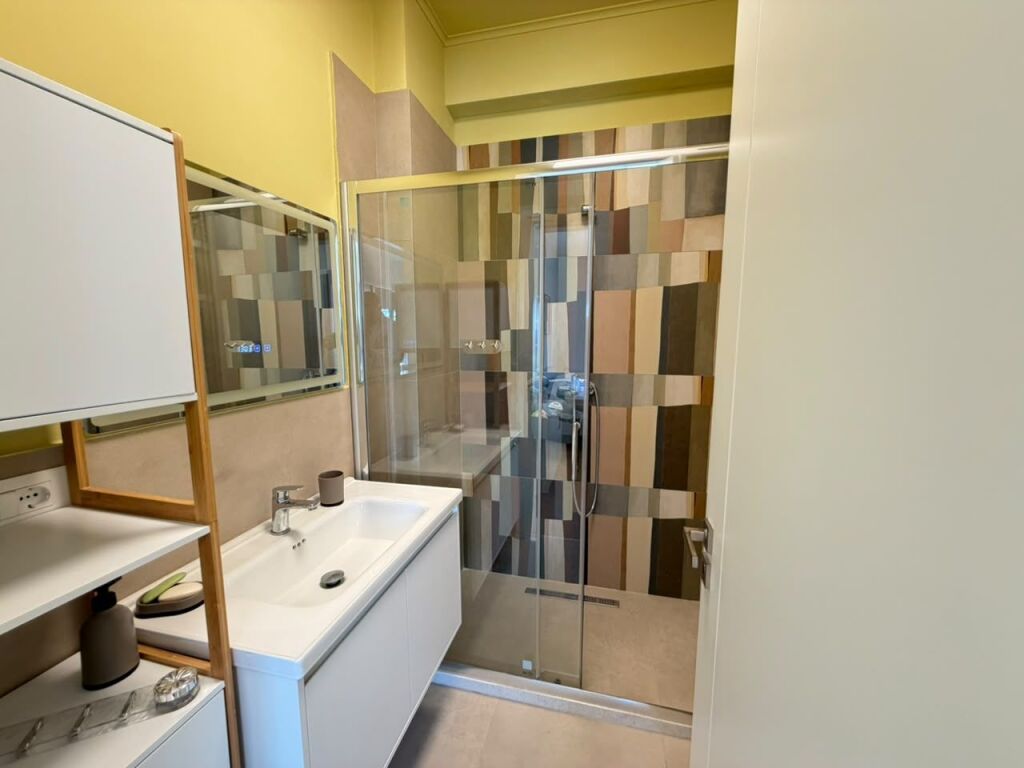Qera, Apartament 2+1+2 , Porcelan , Tiranë.