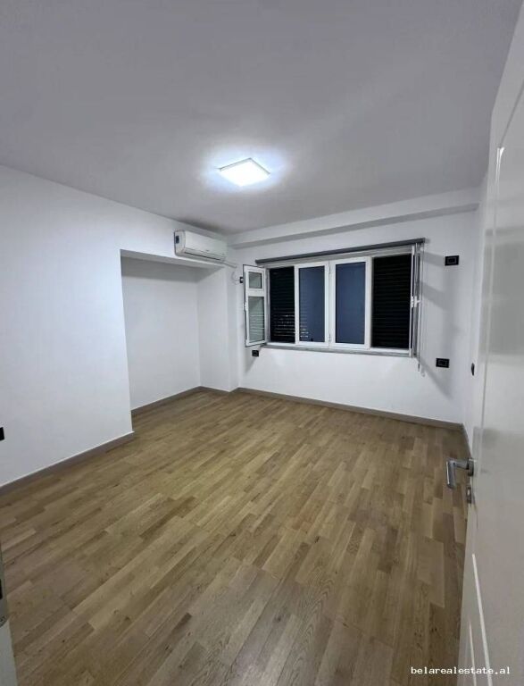 Zyre Me Qera 1+1 Ne Qender (ID BZ2106) Tirane