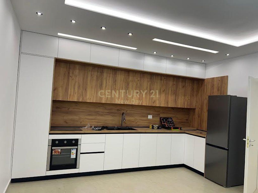 Apartament 2+1 me qira te rruga e Re e Portit