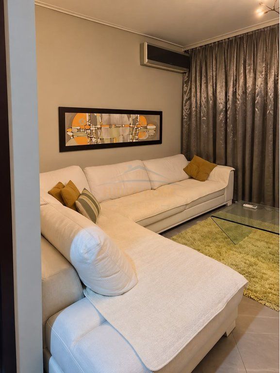 Rent, Apartment 2+1+2, Paris Commune, Tirana. BLL73736