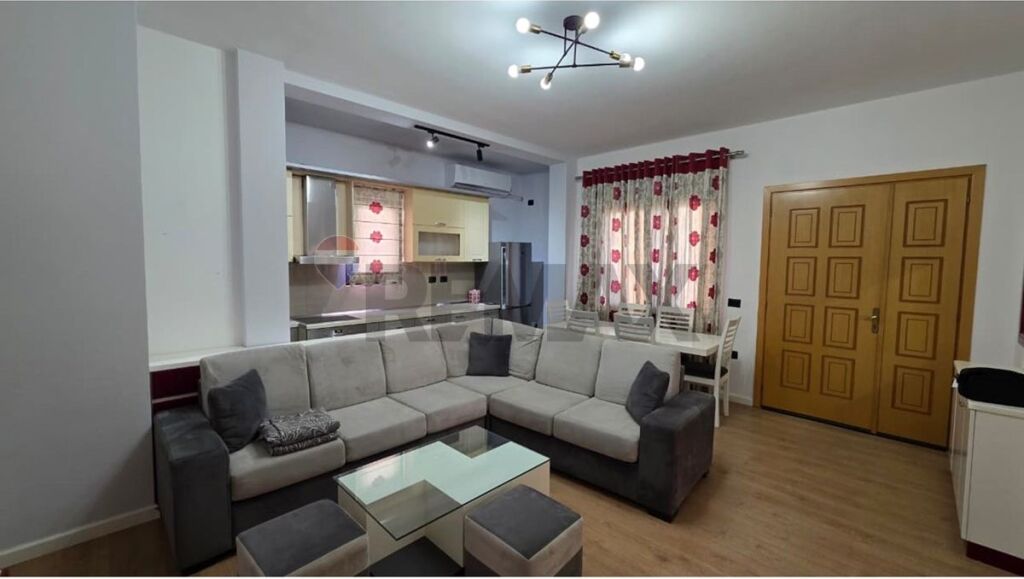 Casa privata - In Affitto - Via Elbasani, Tirana