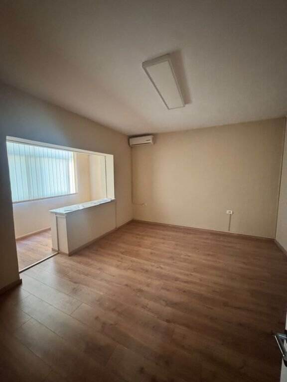 OFFICE FOR RENT 120 M2 BLLOK 100,000 LEKE