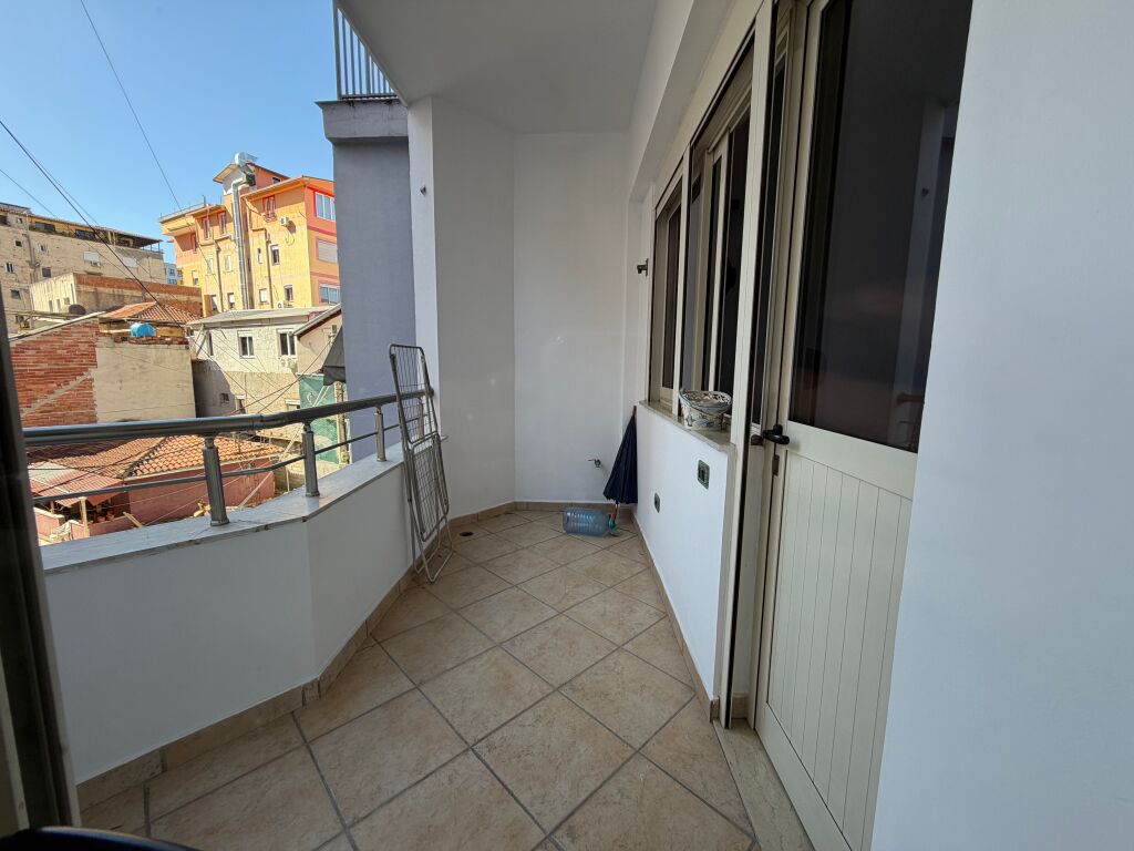 Affittasi appartamento 2+1+2, 21 Dhjetori, Tirana
