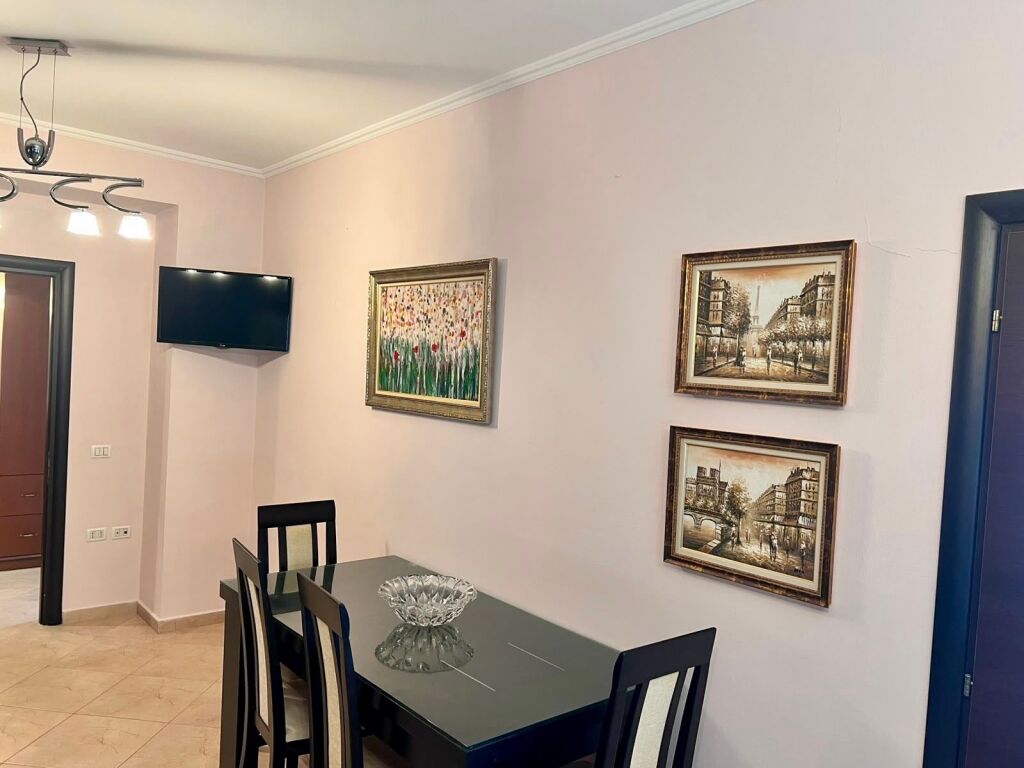 📣 AFFITTO Appartamento 2+1 Con Cucina Separata E 2 Posti Auto 📍 Kodra e Diellit, Vicino al Giardino Botanico ✨