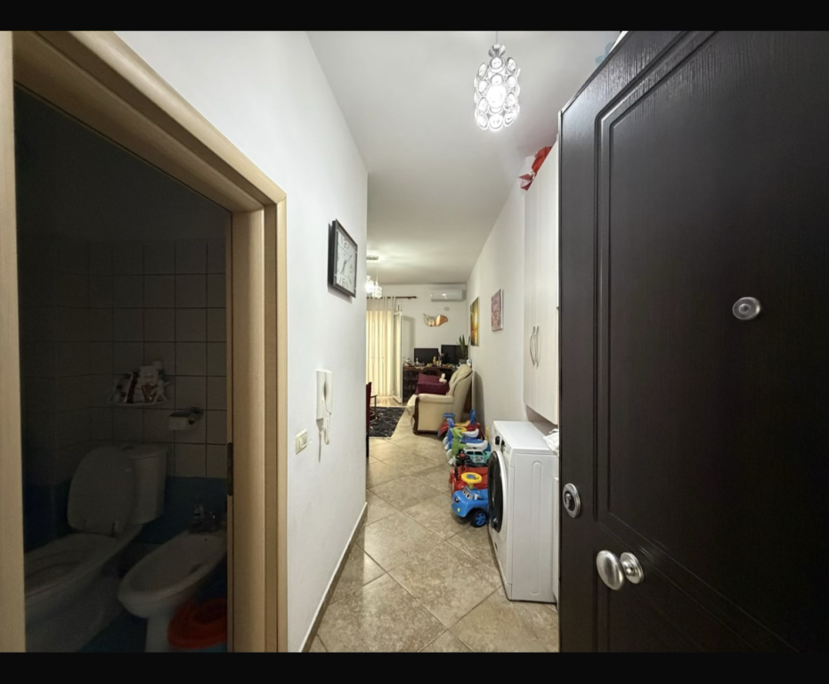Vendesi Appartamento 1+1 - Scoglio di Kavaja Vicino al Colosseo