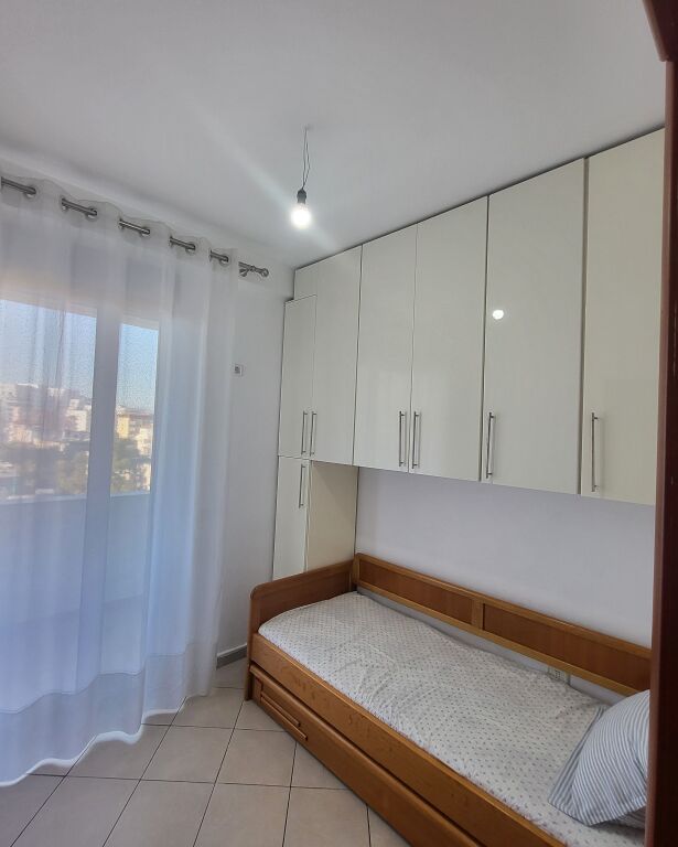 🏡 SHITET APARTAMENT 3+1 – RRUGA E KAVAJËS | MUNDËSI ME KREDI