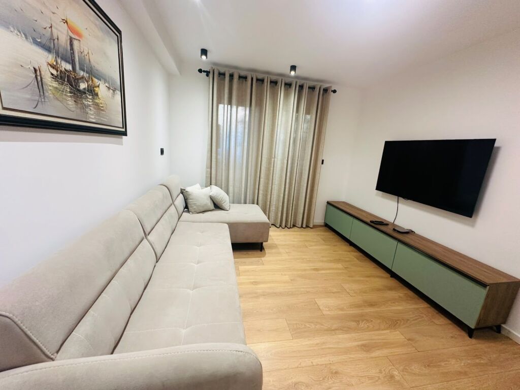 For rent 1+1 Dibra Street 500 thousand lek