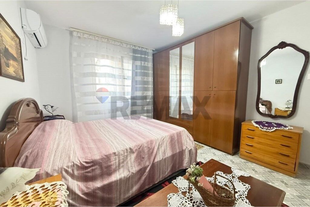 Apartment - For Rent - Frosina Plaku Street, Tirana