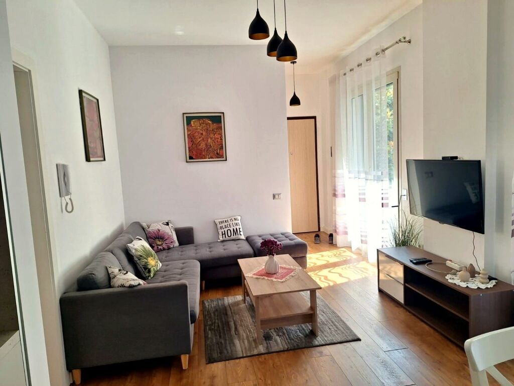 # FOR RENT: 2+1+2 Bathrooms 📍Rruga e Elbasanit (Near the U.S. Embassy) - 80,000 Lek/Month - Floor 2 - 85m² || Quick Access to Amenities