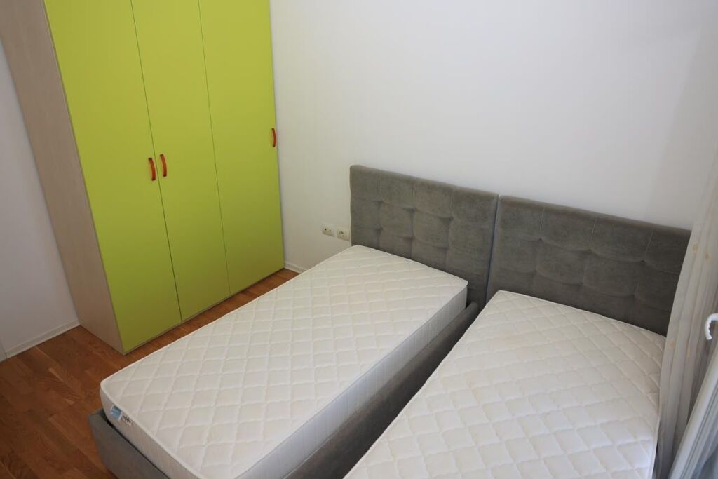 2+1, near the botanical garden mosque, 800 thousand lek