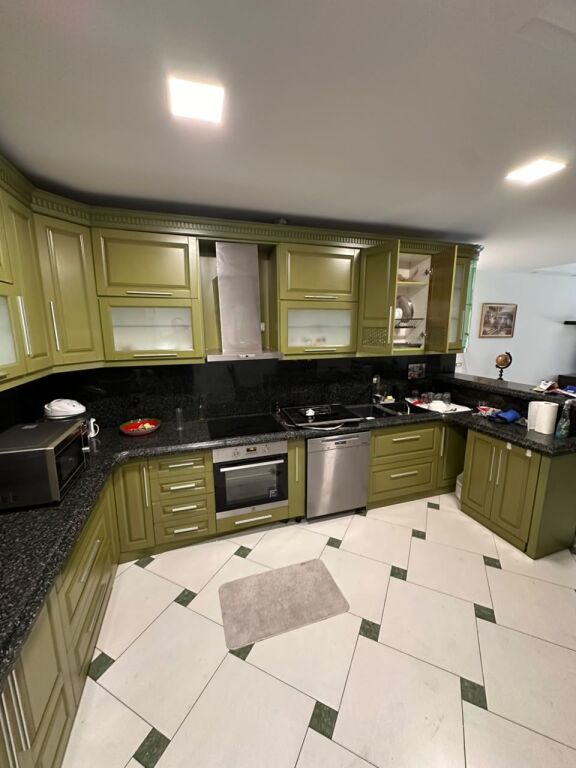 For rent apartment 3+1+2+Garage 2 Parking spaces, Delijorgji complex, Kavaja street.