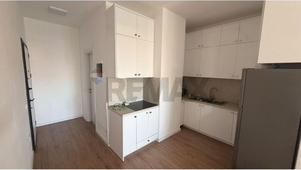 Office - For Rent - Barricades Street, Tirana