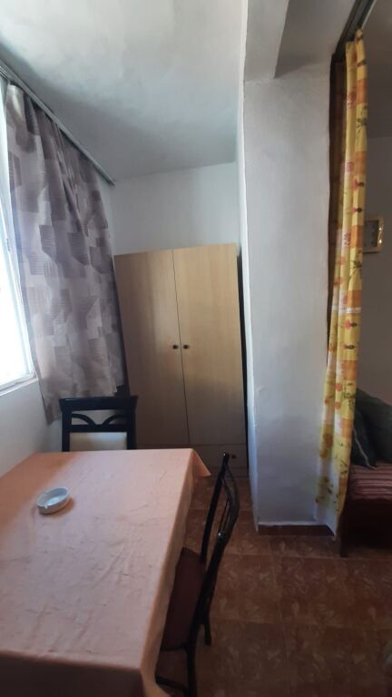 APPARTAMENTO IN AFFITTO 1+1 - QSUT, DI FRONTE AL PEDIATRIA, TIRANA