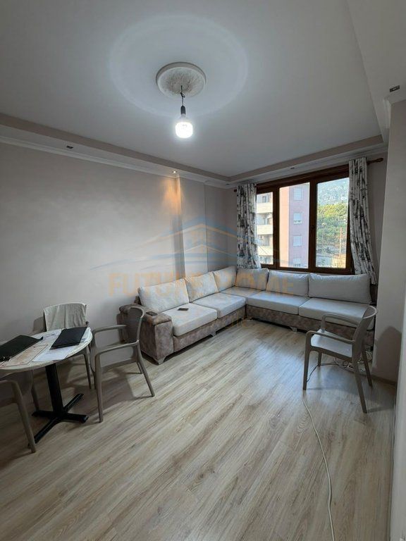 Shitet, Apartament 2+1, Fresk.