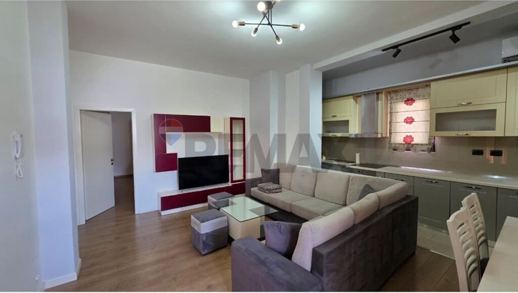 Casa privata - In Affitto - Via Elbasani, Tirana