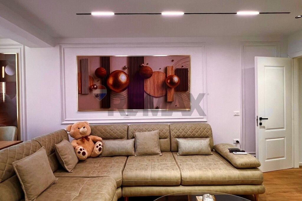 Apartment 1+1 for rent at 21 Dhjetori!